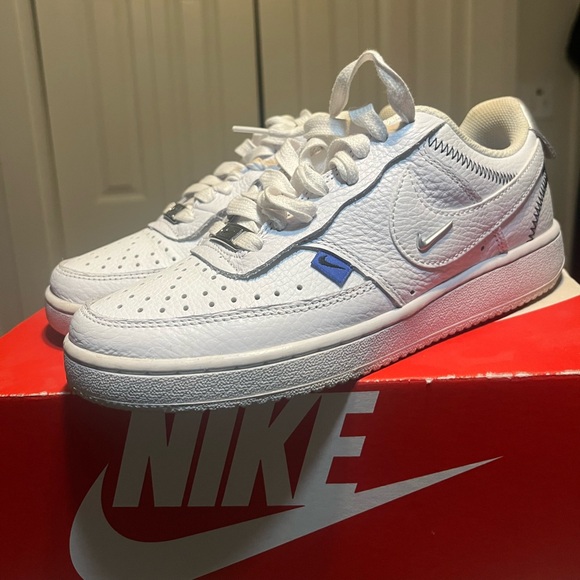 Nike Air Force - Picture 3 of 5